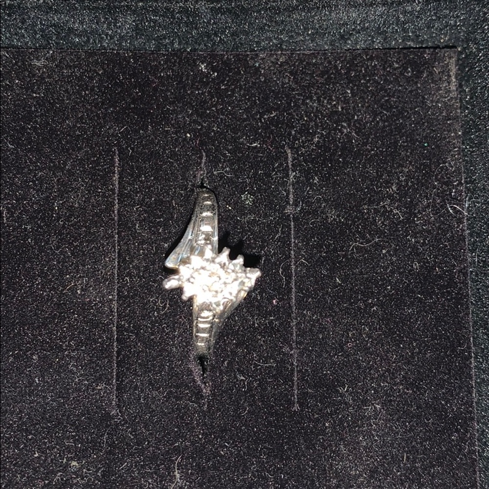 ring - Picture 2 of 3